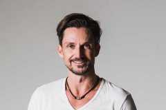 2.Polaroid-Frontal-Halb-2020